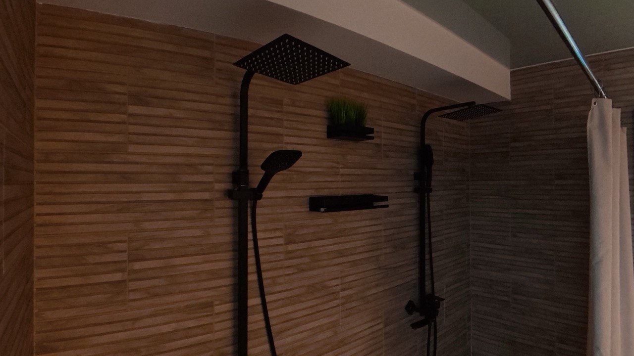 Душевая зона с обливным ведром